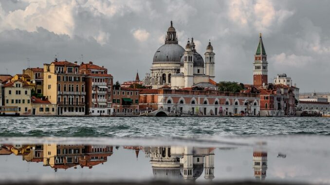 uploaded-image-e-devlet-ve-kamu-bilisimi-1697210534228